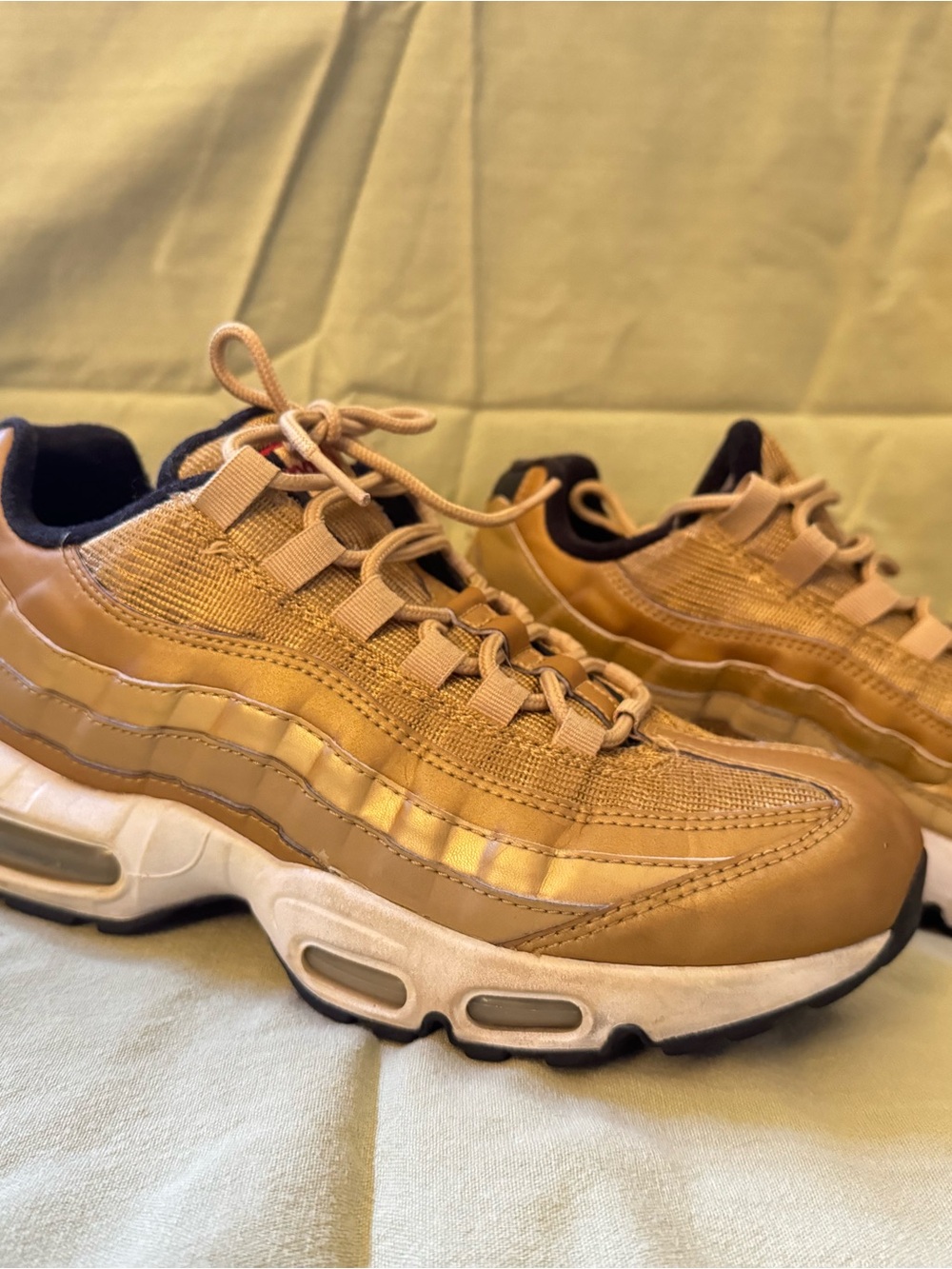 Nike Men's Tan Athletic Sneakers